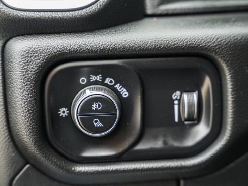 Used 2023 RAM 1500 Big Horn AWD/4WD image 42