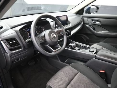 Used 2024 Nissan Rogue SV AWD/4WD image 18