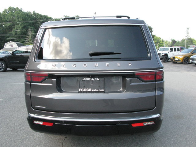 Used 2023 Jeep Wagoneer 4WD w/ Premium Group I image 5