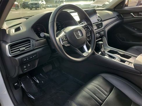 Certified 2018 Honda Accord Touring image 19