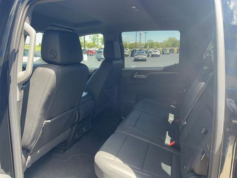Used 2026 GMC Sierra 1500 SLT AWD/4WD image 16