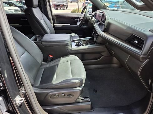 Certified 2025 Chevrolet Suburban LT w/ Comfort Package image 16