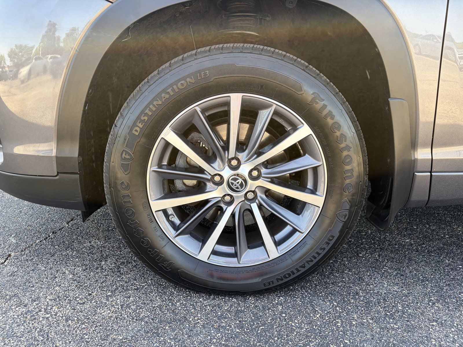 Used 2017 Toyota Highlander XLE AWD/4WD image 38
