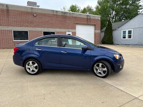 Used 2013 Chevrolet Sonic LTZ FWD image 4