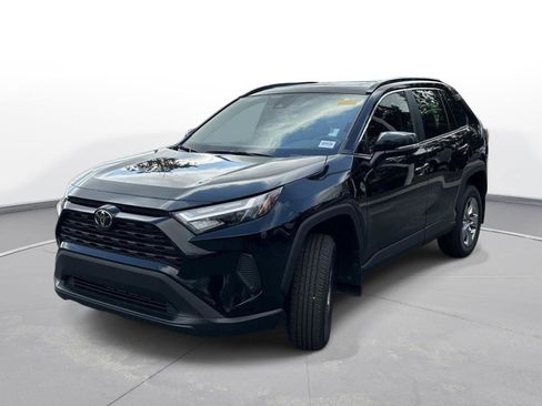 Used 2024 Toyota RAV4 XLE w/ Convenience Package image 2