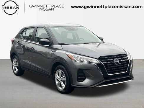 Used 2024 Nissan Kicks S image 3