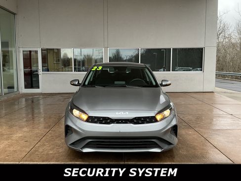 Used 2023 Kia Forte LXS w/ LXS Technology Package image 2