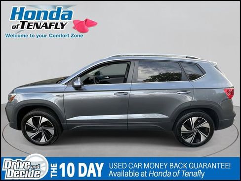 Used 2024 Volkswagen Taos SE image 6