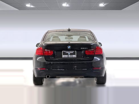 Used 2013 BMW 320i Sedan RWD image 9