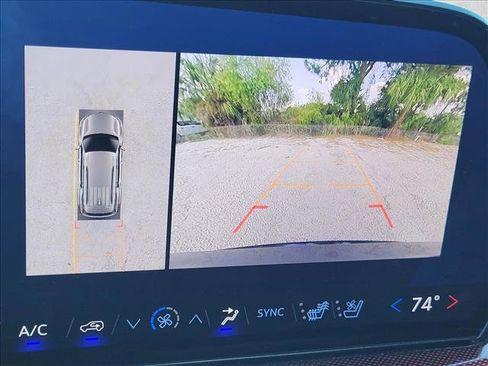 Used 2024 Chevrolet Traverse RS image 10