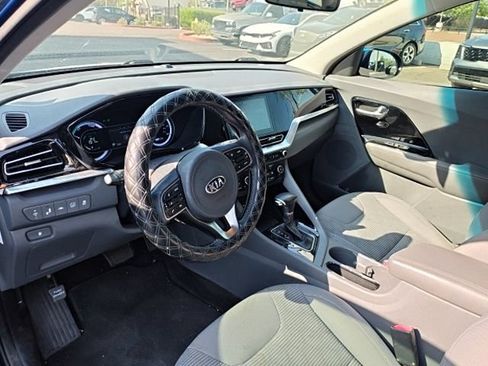 Used 2020 Kia Niro LXS FWD image 25