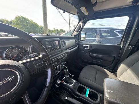Used 2021 Jeep Wrangler Unlimited Sahara AWD/4WD image 13