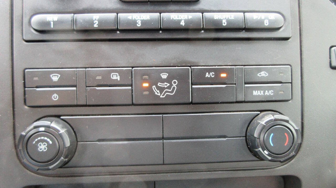 Used 2016 Ford F250 XL w/ XL Appearance Package AWD/4WD image 40