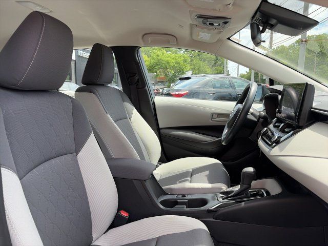 Used 2025 Toyota Corolla LE FWD image 25