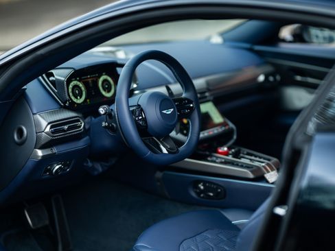 Used 2025 Aston Martin Vanquish RWD image 42