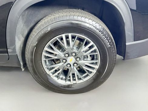 Used 2025 Chevrolet Traverse LT image 26