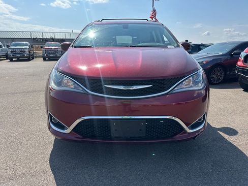 Used 2017 Chrysler Pacifica Touring-L image 13