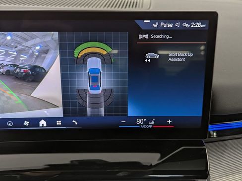 Used 2025 BMW 530i xDrive w/ M Sport Package image 28