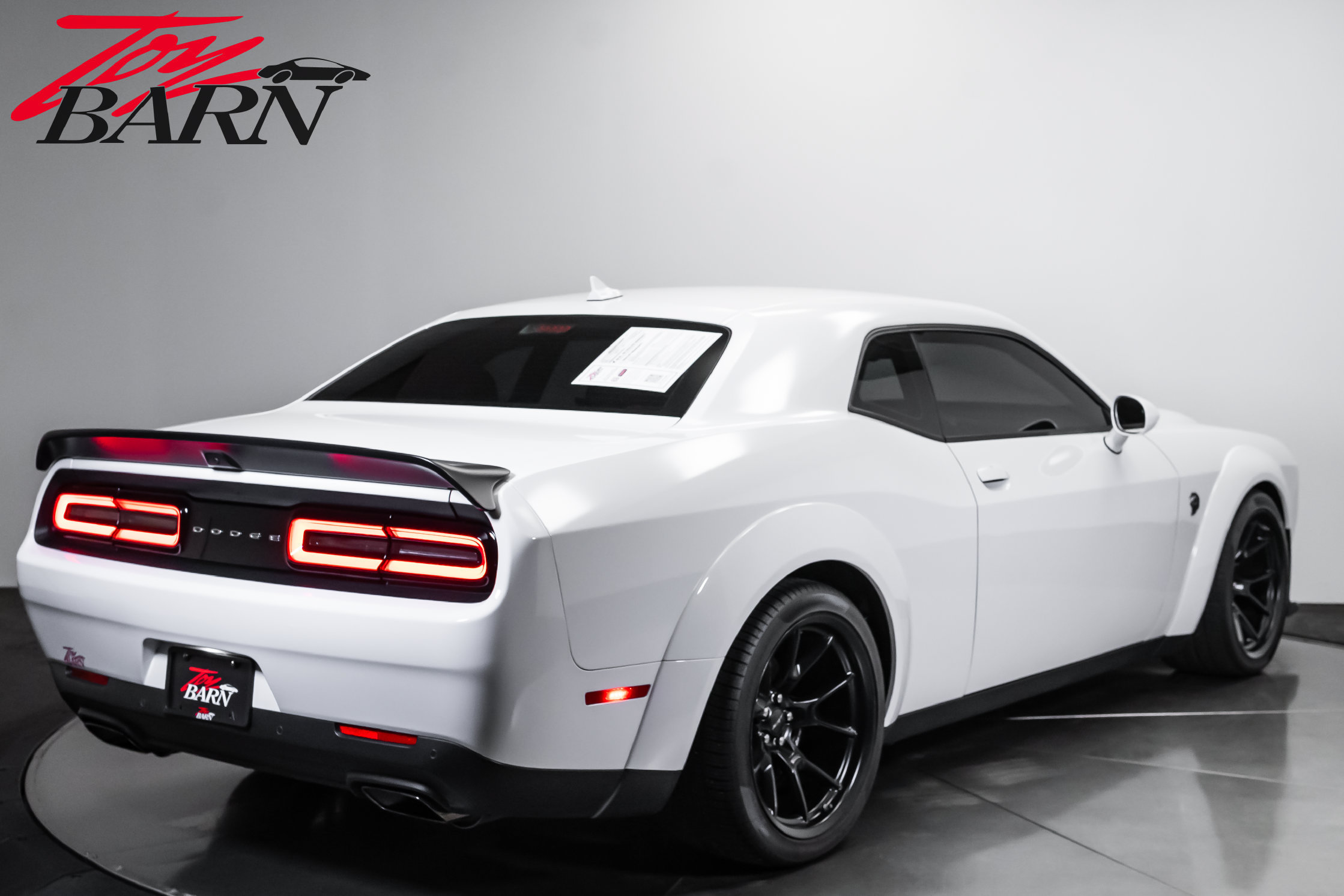 Used 2022 Dodge Challenger SRT Hellcat RWD image 5