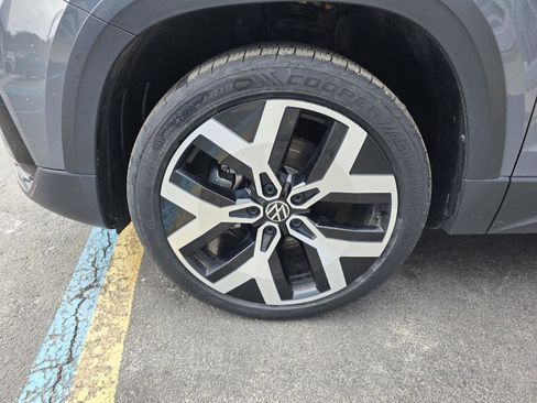 Used 2022 Volkswagen Taos SEL image 10