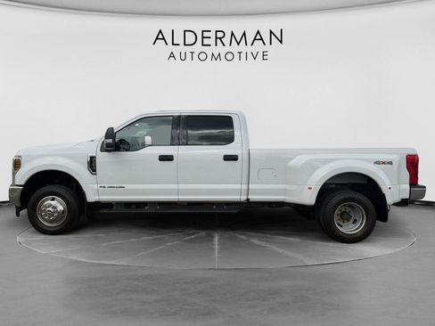 Used 2018 Ford F350 XLT image 2