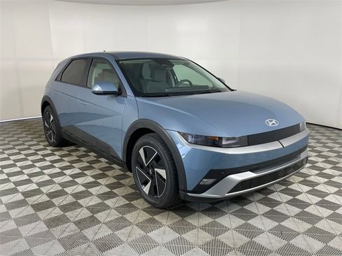 New 2025 Hyundai Ioniq 5 SE image 24