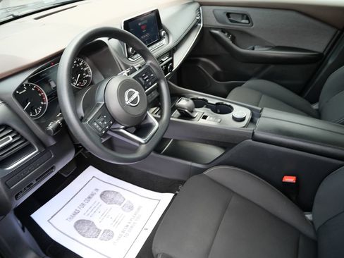 Used 2023 Nissan Rogue S AWD/4WD image 12