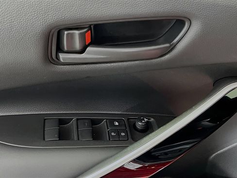 Used 2022 Toyota Corolla LE w/ Premium Interior Package image 17