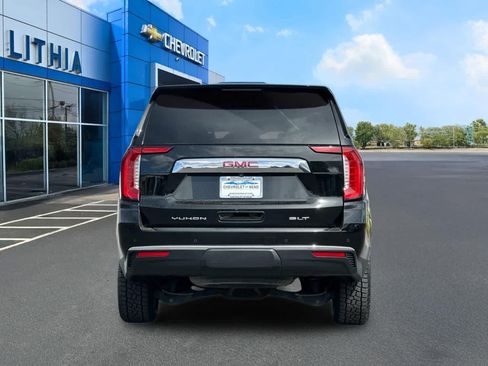 Used 2023 GMC Yukon XL SLT AWD/4WD image 7