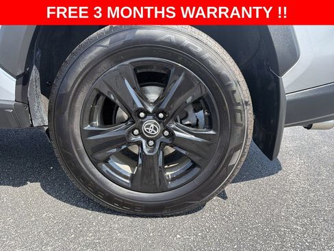 Used 2021 Toyota RAV4 XLE AWD/4WD image 32