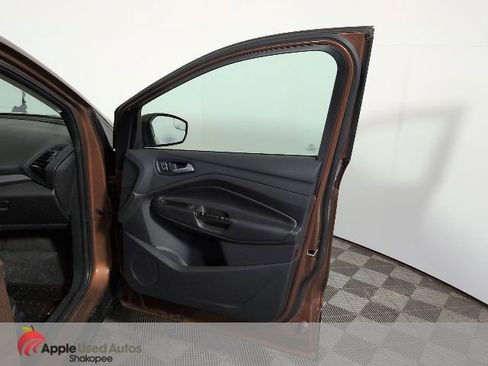 Used 2017 Ford Escape SE AWD/4WD image 38
