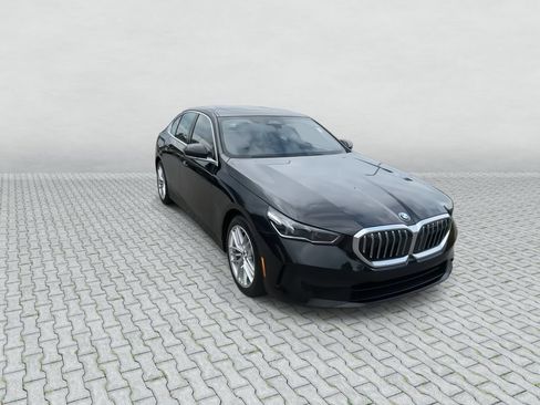 Certified 2024 BMW 530i xDrive AWD/4WD image 2