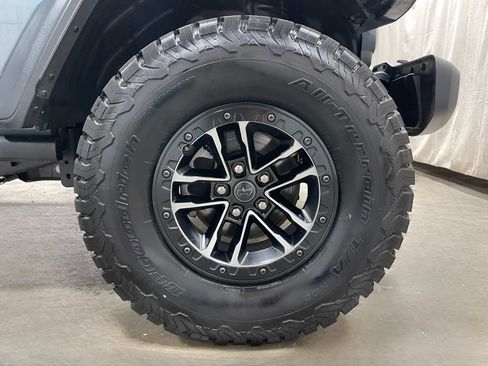 Used 2025 Jeep Wrangler Unlimited Sport AWD/4WD image 7