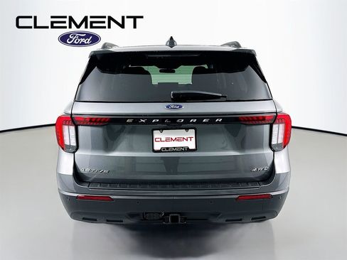 New 2026 Ford Explorer Active image 7