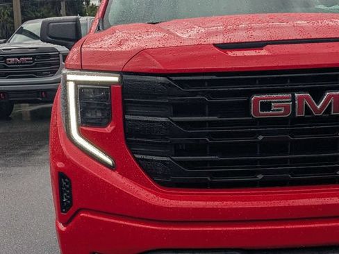 Used 2025 GMC Sierra 1500 Elevation w/ Preferred Package AWD/4WD image 9