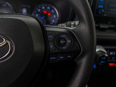 Used 2020 Toyota RAV4 XLE w/ Convenience Package image 27