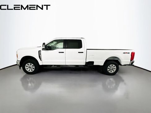 Used 2024 Ford F350 XLT AWD/4WD image 6