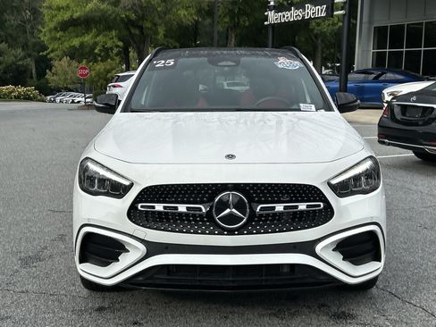 Certified 2025 Mercedes-Benz GLA 250 image 3