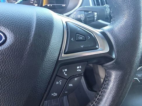 Used 2020 Ford Edge SEL w/ Cold Weather Package image 16