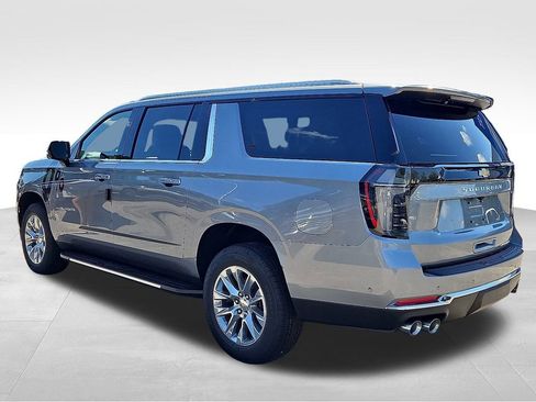 New 2025 Chevrolet Suburban Premier image 3