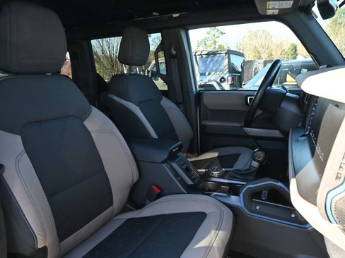 Used 2023 Ford Bronco Wildtrak image 18