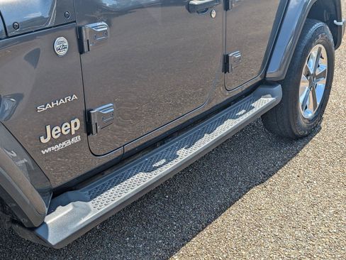 Used 2020 Jeep Wrangler Unlimited Sahara AWD/4WD image 13