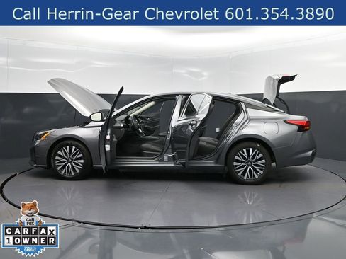 Used 2024 Nissan Altima 2.5 SV FWD image 47