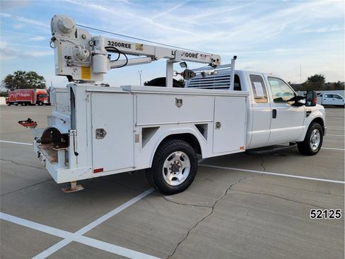 Used 2010 Ford F350 XL image 2