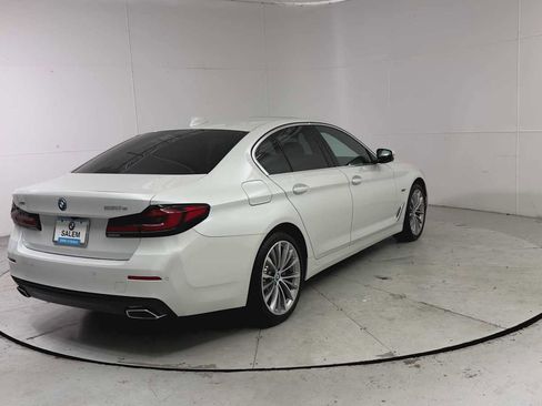 Used 2023 BMW 530e xDrive w/ Premium Package image 2