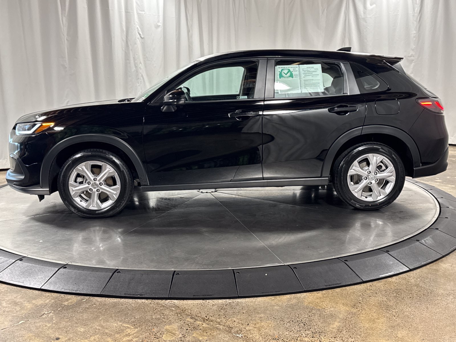 Certified 2024 Honda HR-V LX image 8