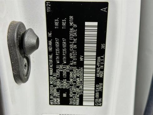 Used 2022 Toyota Sienna XLE w/ XLE Plus Package FWD image 39