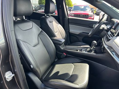 Used 2023 Jeep Compass Latitude AWD/4WD image 25