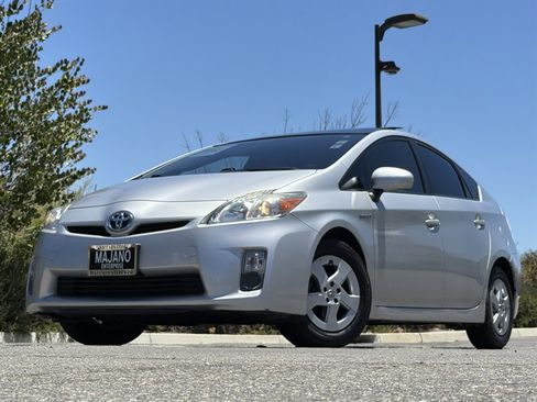 Used 2011 Toyota Prius Four w/ Solar Roof Pkg FWD image 1