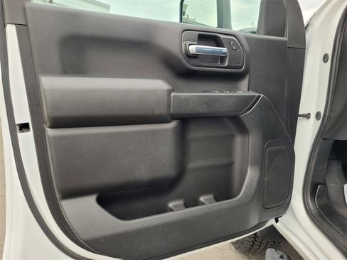 Used 2024 Chevrolet Silverado 2500 Custom w/ Custom Value Package image 24